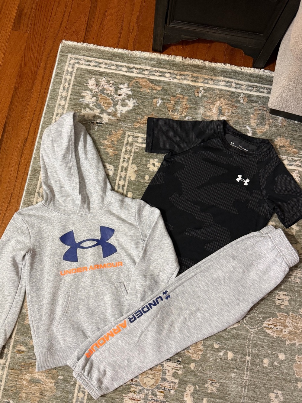 Under Armour Grey Hoodie, Joggers & Black Camo Tee Set